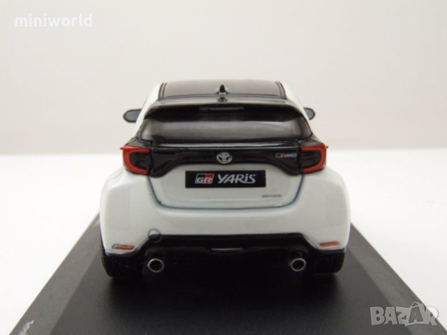 Toyota Yaris GR 2020 - мащаб 1:43 на Solido моделът е нов в PVC дисплей-кейс, снимка 15 - Колекции - 42719015