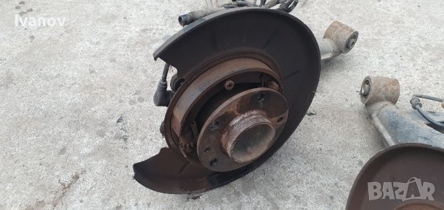 задни носачи за бмв е34 ляв десен шенкел носач лагер главина бмв е 34 33321132329 33321132330, снимка 3 - Части - 42509673