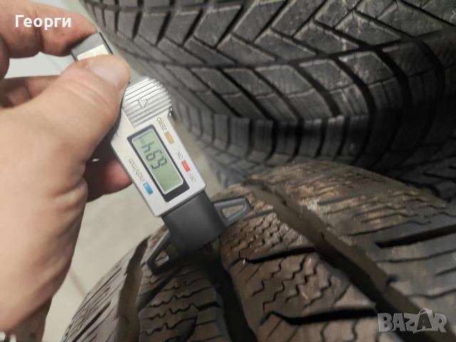 2бр. зимни гуми 215/60/17C Continental, снимка 2 - Гуми и джанти - 52745530