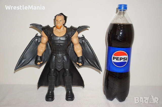 Рядка Оригинална Голяма Кеч Фигура На The Undertaker С Изкачащи Черни Крила 30см 