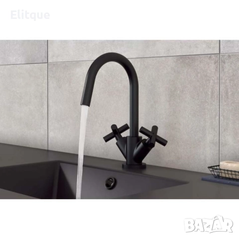 Красив и стилен стоящ двуръкохватков черен смесител