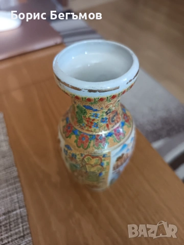 Ваза порцелан с красиви, цветни,  мотиви, снимка 3 - Антикварни и старинни предмети - 53806714