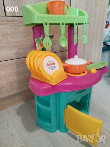 Детска кухня, снимка 4 - Играчки за стая - 53872822