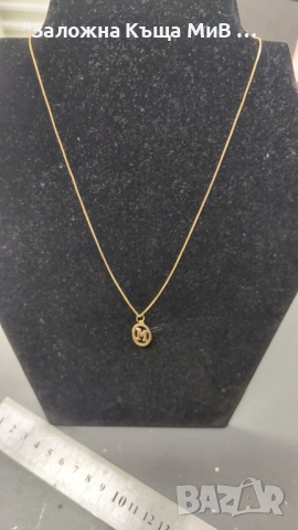 Златно колие с буквичка "М" - 2гр, снимка 2 - Колиета, медальони, синджири - 52145997