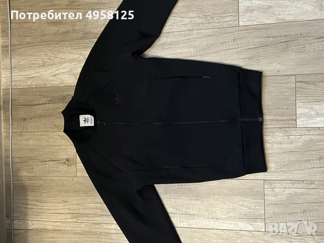 суитшърт на adidas