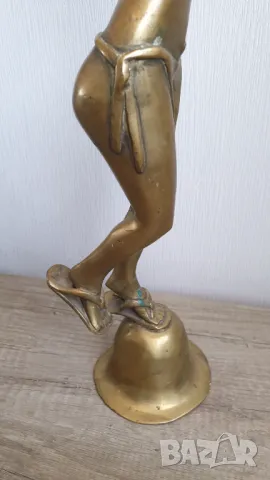 Голяма африканска бронзова пластика на жена, снимка 4 - Антикварни и старинни предмети - 47655873