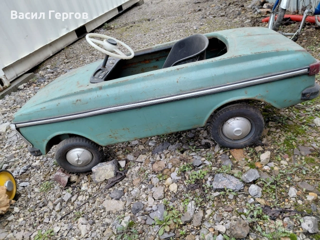 Количка с педали Москвич