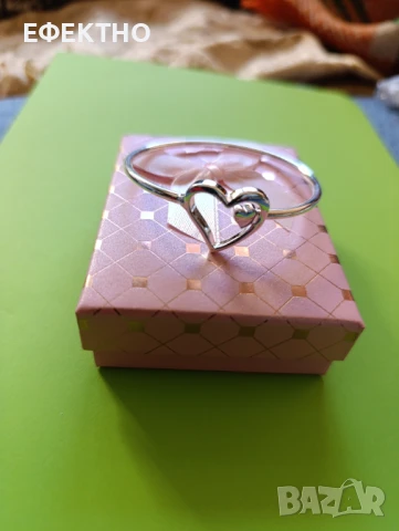 Нова, масивна сребърна гривна.Твърда, със сърце ❤️ , 🌷 в подаръчна кутия., снимка 2 - Гривни - 50952625