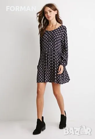 Тъмносиня рокля с пейсли принт и с ефектен гръб 