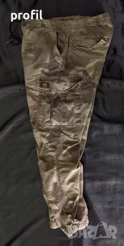 American Eagle M камуфлажен карго панталон, снимка 2 - Панталони - 56325223