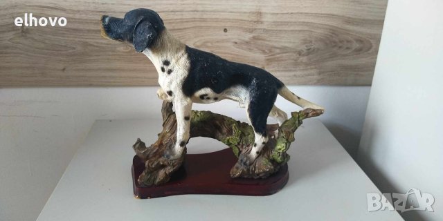 Декоративна фигура на куче от полирезин