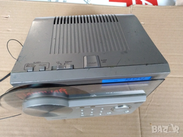 Радиочасовник със CD UNIVERSUM UR-CD 1036, снимка 2 - Радиокасетофони, транзистори - 52659573