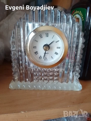 Стар кварцов настолен часовник 