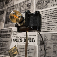 Лампа направена от стар фотоапарат , снимка 2 - Настолни лампи - 36155333