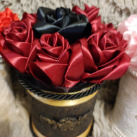 Ръчно изработени сатенени рози, снимка 4 - Подаръци за жени - 44552210