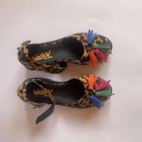 Уникални леопардови обувки, снимка 1 - Дамски ежедневни обувки - 41427228
