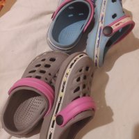 Кроксове за момиче 24 номер, снимка 2 - Детски сандали и чехли - 42679617