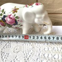 Красив порцеланов слон от Англия, снимка 3 - Антикварни и старинни предмети - 44437485