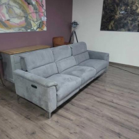 Сив диван от плат четворка с електрически релакс механизъм, снимка 4 - Дивани и мека мебел - 44701380