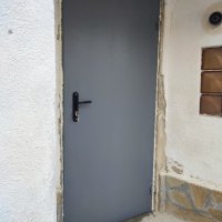 Изработка и монтаж на метални врати за мази, снимка 4 - Монтажи - 42689814