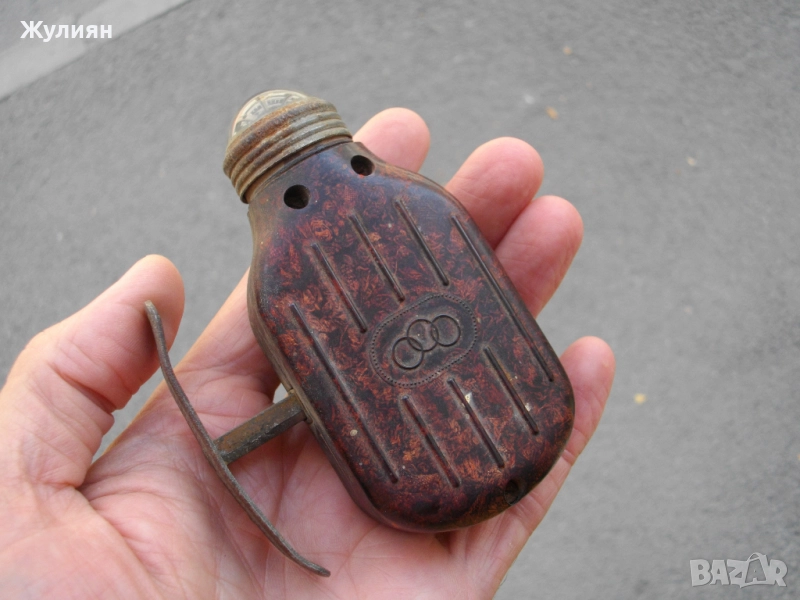СТАРО КОЛЕКЦИОНЕРСКО БАКЕЛИТЕНО ФЕНЕРЧЕ С ДИНАМО ВЕРМАХТ WWII GERMANY, снимка 1