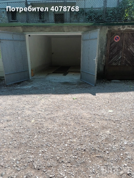 Давам  гараж на ул. Цветна градина, снимка 1