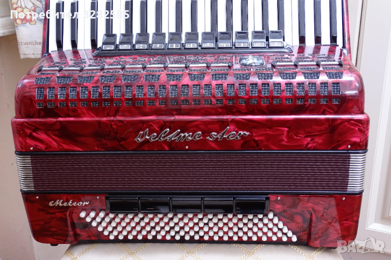 Акордеон Велтмайстер Метеор 120 баса, снимка 1