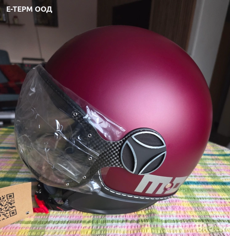 Продавам мото каска МОМО , снимка 1