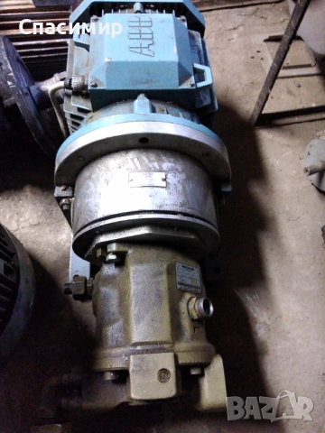 Ел двигател с хидравлична помпа 