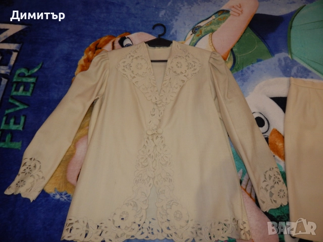 Дамски костюм с бродерия М размер, снимка 2 - Костюми - 51998523