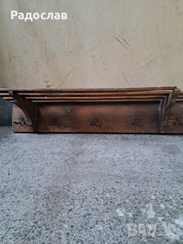 Стара дървена закачалка 