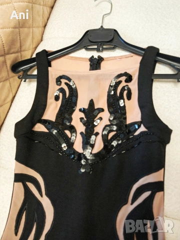Страхотна рокля XS черно и бежаво, снимка 2 - Рокли - 53792806