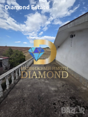 Двуетажна къща, парцели и бизнес в село Тракия, обл. Стара Загора, снимка 6 - Къщи - 51483256