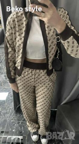 Дамски комплект Guess, снимка 2 - Спортни екипи - 52534527