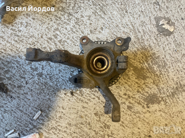 Ляв и Десен Шенкел Главина за Пасат Б4 / PASSAT B4 1.9 D, снимка 3 - Части - 44929241