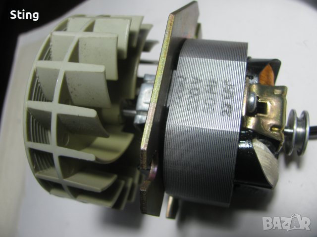 Мотор  ,  Вентилатор  ,  Немски  -  220 V  . Отличен, снимка 1 - Друга електроника - 44666321