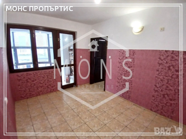 Търговско помещение под наем в центъра на гр. Севлиево.