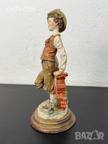 Порцеланова фигура на Джузепе Армани от серията Capodimonte №7961, снимка 4 - Колекции - 53855418