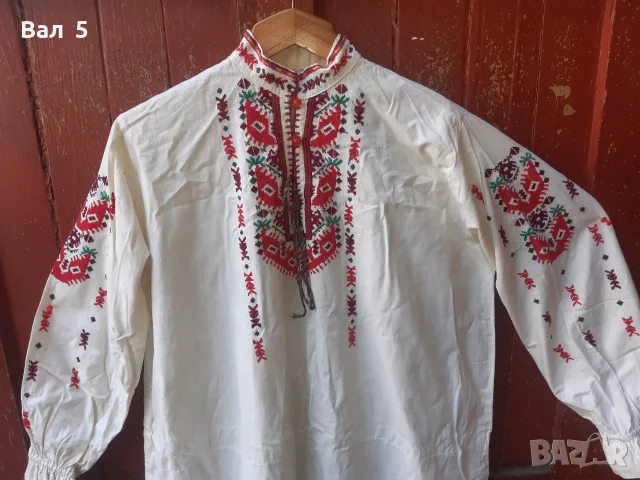 Женска риза с богата бродерия . Носия, снимка 2 - Други ценни предмети - 56183795