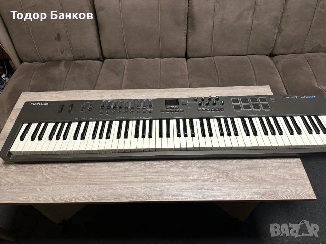 Продавам Миди Клавиатура "Nektar Impact LX88+"