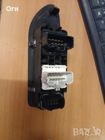 Бутони ел.стъкла за Рено Лагуна 01-07г. 8200397299B, снимка 2 - Части - 53871124