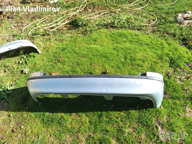 продавам задна броня от опел зафира а 