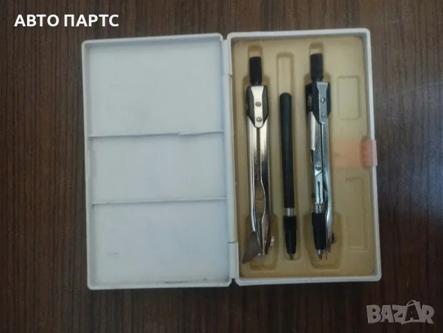 Стари чертожни инструменти