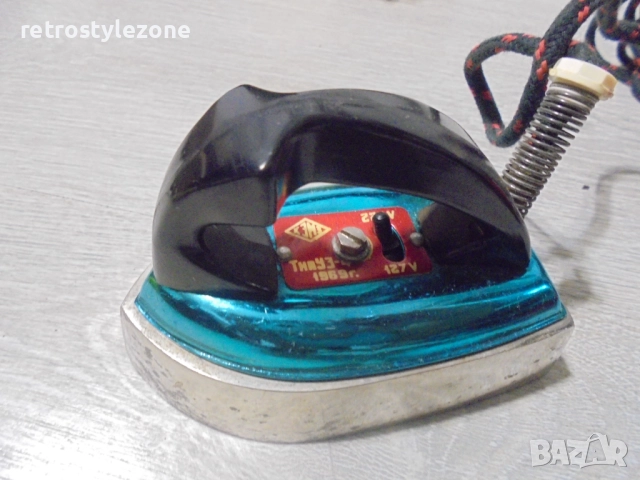 № 8278 Стара малка / малогабаритна ютия  , снимка 2 - Други ценни предмети - 51851503