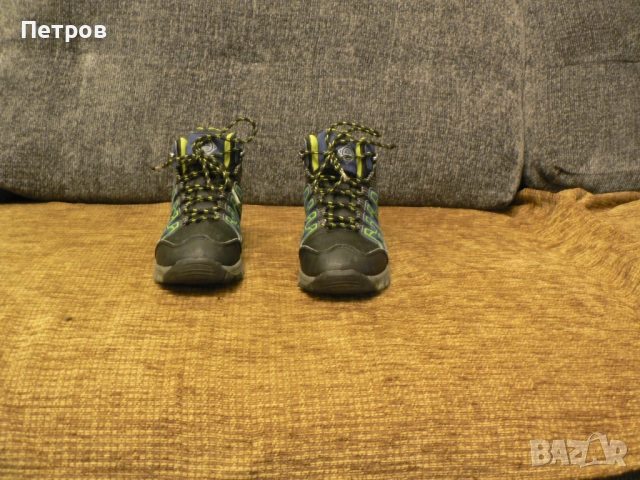 туристически обувки