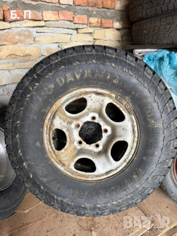 гуми с джанти за Сузуки Витара 31-ци