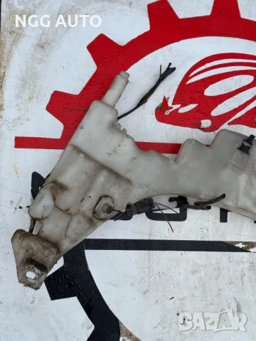 Казанче чистачки с помпичка за Форд Фокус 1, Ford Focus Mk1, 1.8 tdci хечбек, снимка 2 - Части - 48303278