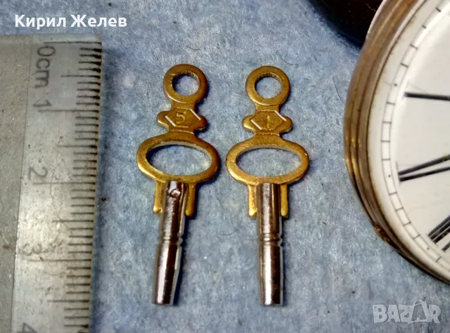 CYLINDRE QUATRE RUBIS Стар ШВЕЙЦАРСКИ СРЕБЪРЕН ДЖОБЕН ЧАСОВНИК ВИСОКА ПРОБА СРЕБРО с 2 КЛЮЧЕТА 48868, снимка 12 - Джобни - 48073974