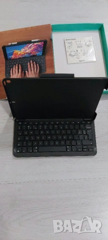 Калъф с клавиатура Logitech Slim Folio за iPad Air (3-то поколение) - Нов, снимка 5 - Таблети - 53788527