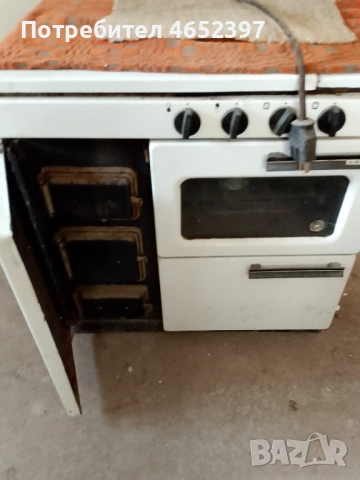 Комбинирана готварска печка на дърва и ток, използвана